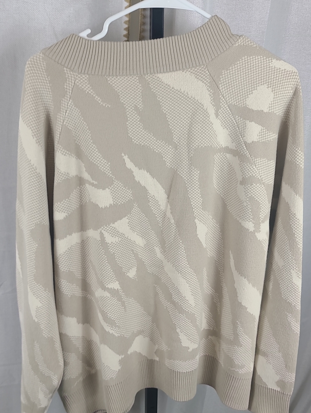 Athleta Jacquard Textured Crew Sweater Abstract Tan- Cream  Size XL.  Like New - Picture 5 of 5